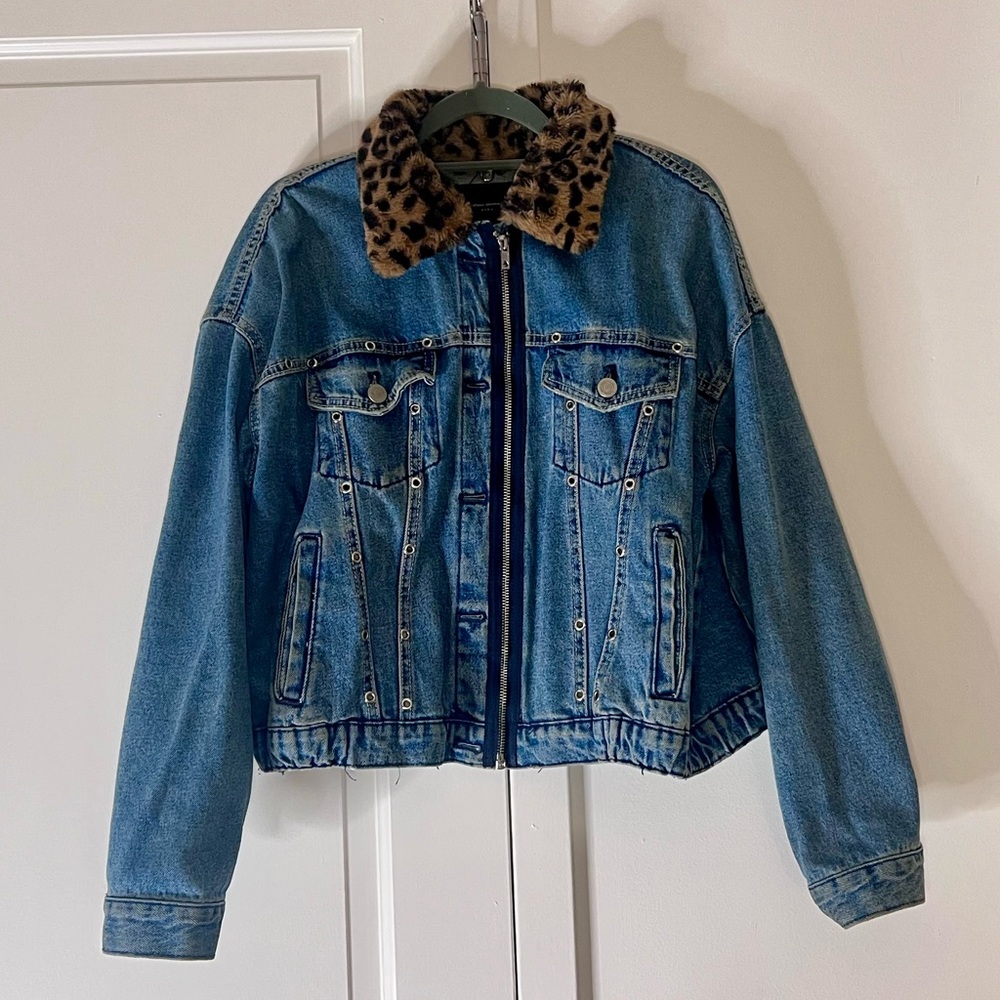 ZARA DENIM JACKET - Size Large